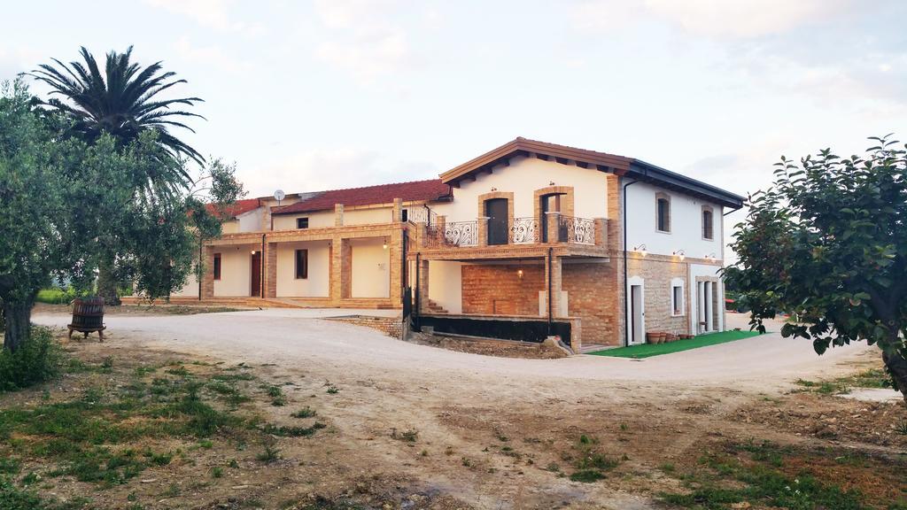 Agriturismo De Luca Mozzagrogna Exterior photo